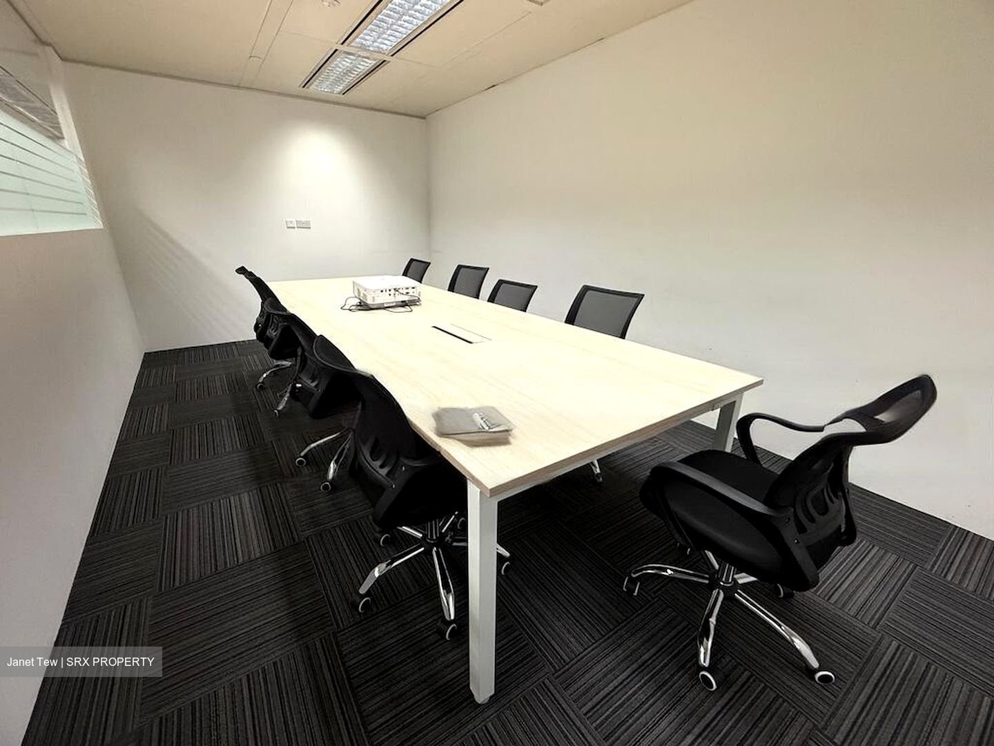 Odeon Towers (D7), Office #457508961